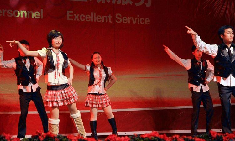 企業(yè)年會(huì)策劃流程和細(xì)節(jié)準(zhǔn)備！_上海禮儀模特經(jīng)紀(jì)公司_上海家銘文化傳媒