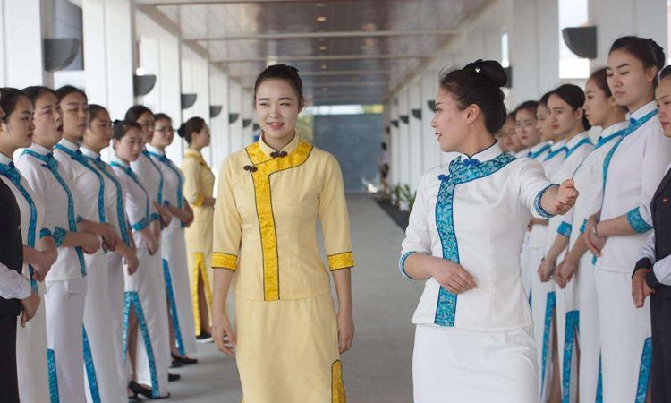 展會(huì)禮儀小姐在接待客人時(shí)的注意事項(xiàng)！