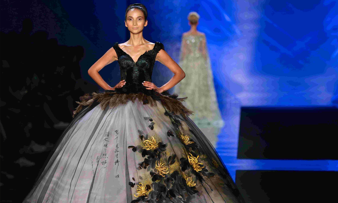 模特走秀過程中手勢的運用都有哪些作用？_上海禮儀公司_上海模特經(jīng)紀公司